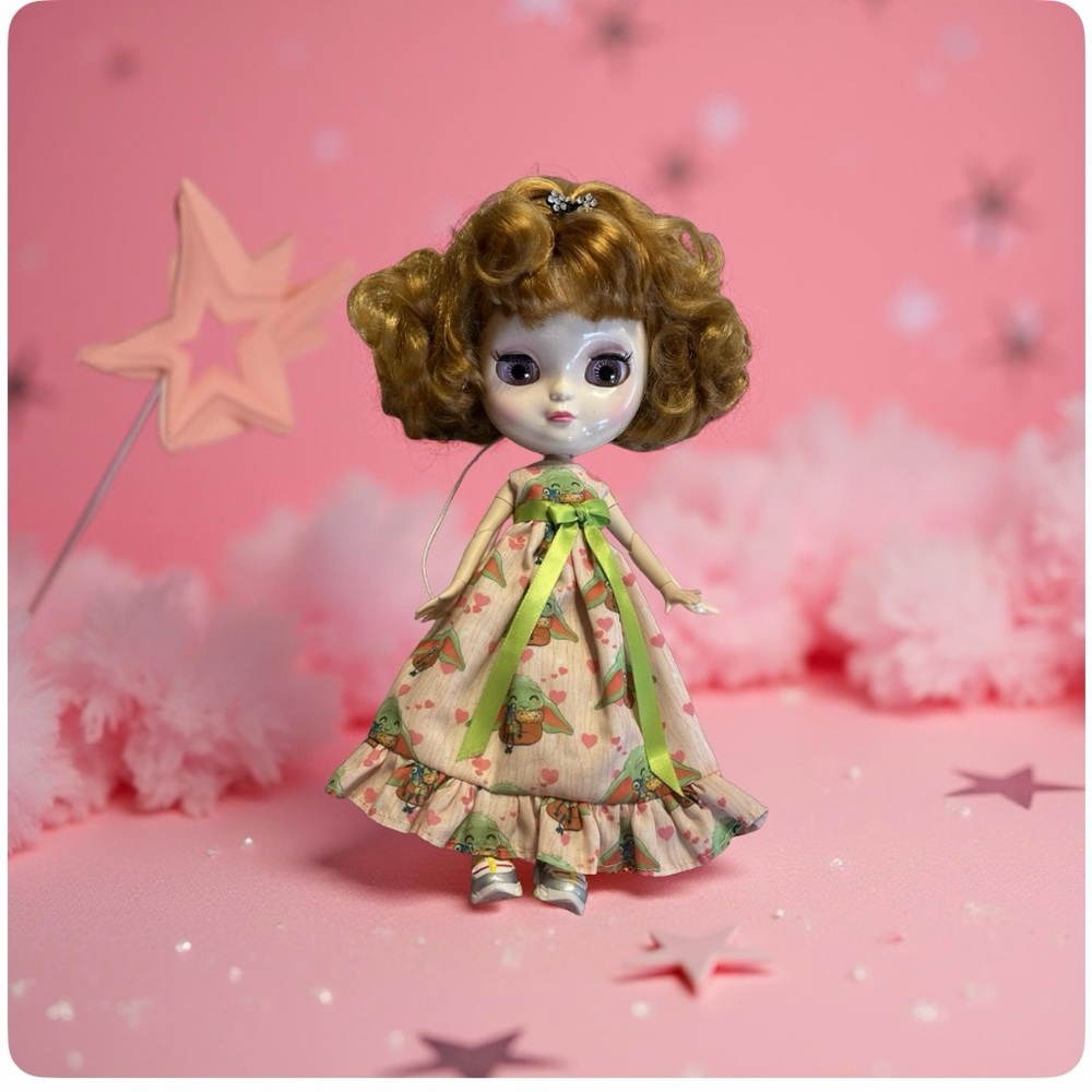 Blythe doll  Charming Doll with Brown Hair fully articulated Doll 11” NWOT